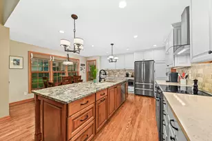 8646 S Parkland Ct, Franklin, WI 53132 - Photo 23