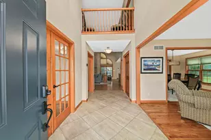 8646 S Parkland Ct, Franklin, WI 53132 - Photo 3