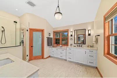 8646 S Parkland Ct, Franklin, WI 53132 - Photo 43
