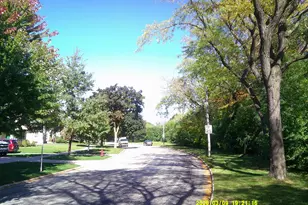221 N Story Parkway, Milwaukee, WI 53208 - Photo 11