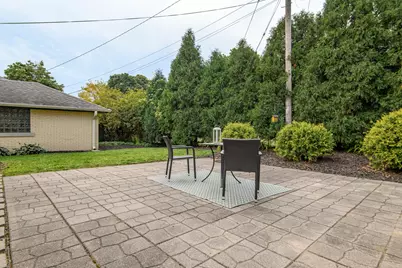 221 N Story Pkwy, Milwaukee, WI 53208 - Photo 19