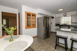 221 N Story Parkway, Milwaukee, WI 53208 - Photo 27