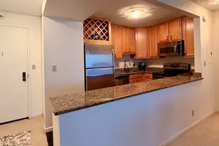 1660 N Prospect Ave, Milwaukee, WI 53202 - Photo 3