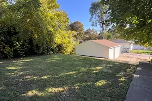 5868 N 71st St, Milwaukee, WI 53218 - Photo 15