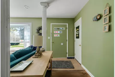 710 W Theresa Ct, Glendale, WI 53209 - Photo 7