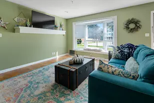 710 W Theresa Ct, Glendale, WI 53209 - Photo 9