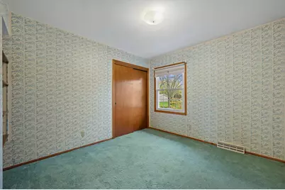 1001  Canterbury Ln, Waukesha, WI 53188 - Photo 33