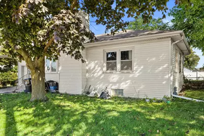 2063  Mount Pleasant St, Racine, WI 53404 - Photo 21