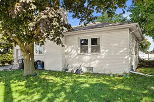 2063 Mt Pleasant St, Racine, WI 53404 - Photo 21