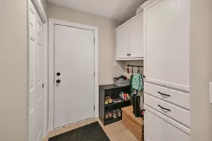 21400 Lancelot Dr, Brookfield, WI 53045 - Photo 17