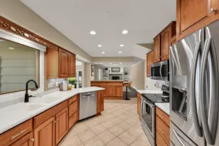 21400 Lancelot Dr, Brookfield, WI 53045 - Photo 3