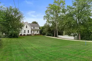 N4W22625 Bluemound Rd, Pewaukee, WI 53186 - Photo 3
