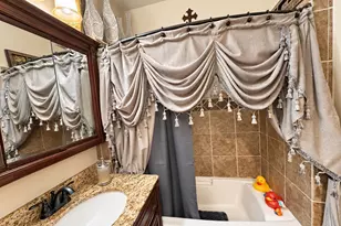 3743 W Miller Ln, Milwaukee, WI 53208 - Photo 21