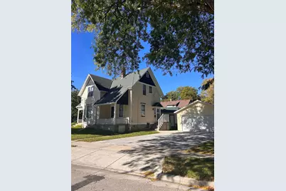 W58N421  Hilbert Ave #423, Cedarburg, WI 53012 - Photo 1