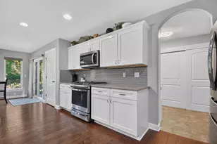 9446 Ashbury Ln, Pleasant Prairie, WI 53158 - Photo 17
