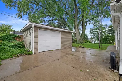 1221 N Main St, Racine, WI 53402 - Photo 25