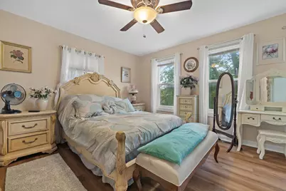 1221 N Main St, Racine, WI 53402 - Photo 17