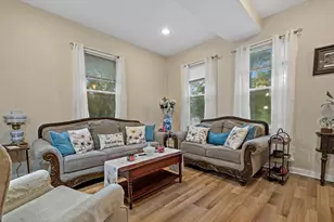 1221 N Main St, Racine, WI 53402 - Photo 3