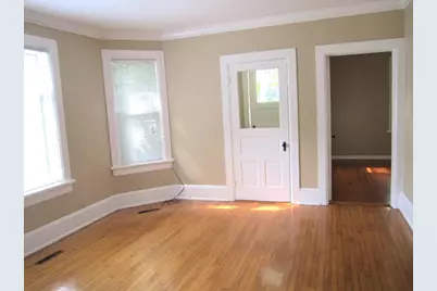 W58N421  Hilbert Ave, Cedarburg, WI 53012 - Photo 5