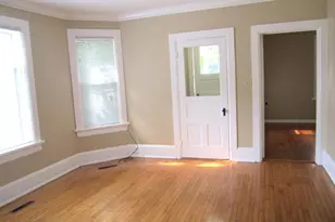 W58N421 Hilbert Ave, Cedarburg, WI 53012 - Photo 5