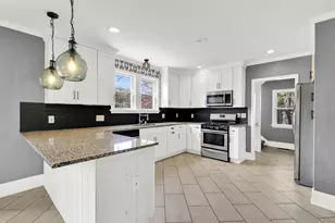5075 S 35th St, Greenfield, WI 53221 - Photo 15