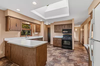 8840  Greenhill Ln, Greendale, WI 53129 - Photo 11