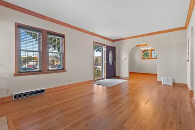 1132 N 15th St, Manitowoc, WI 54220 - Photo 9