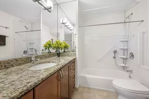 1660 N Prospect Ave, Milwaukee, WI 53202 - Photo 21