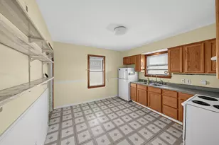 1636 Manitoba Ave, South Milwaukee, WI 53172 - Photo 7
