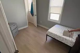 2929 S 9th Pl, Milwaukee, WI 53215 - Photo 9