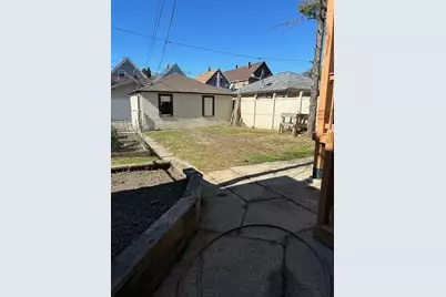 2929 S 9th Pl, Milwaukee, WI 53215 - Photo 15