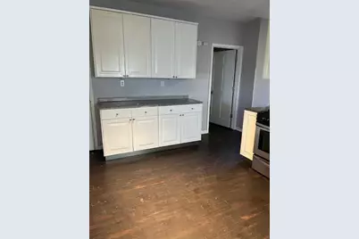 2929 S 9th Pl, Milwaukee, WI 53215 - Photo 5