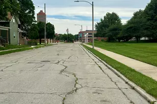 1315 Howe St, Racine, WI 53403 - Photo 39