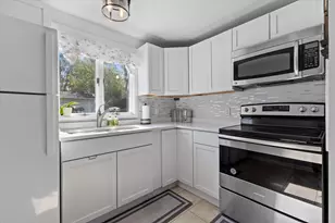 33320 Fairview Ct, Burlington, WI 53105 - Photo 7