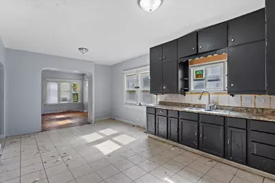 333 N 36th St, Milwaukee, WI 53208 - Photo 13