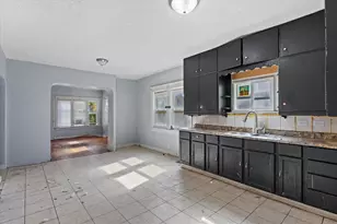 333 N 36th St, Milwaukee, WI 53208 - Photo 13