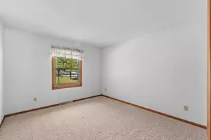 100 Deer Ridge Dr, West Bend, WI 53095 - Photo 29