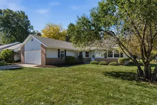 100 Deer Ridge Dr, West Bend, WI 53095 - Photo 7