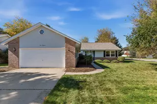100 Deer Ridge Dr, West Bend, WI 53095 - Photo 33