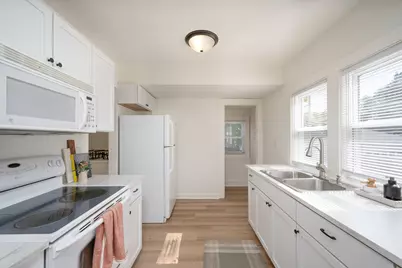 2438 N 58th St, Milwaukee, WI 53210 - Photo 11