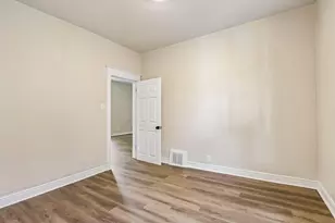 5902 W Park Hill Ave, Milwaukee, WI 53213 - Photo 27