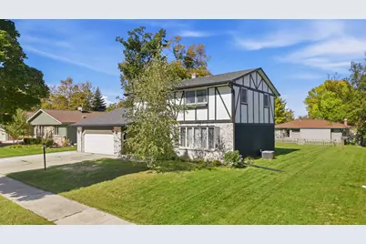 2314 W Koning Dr, Sheboygan, WI 53083 - Photo 35