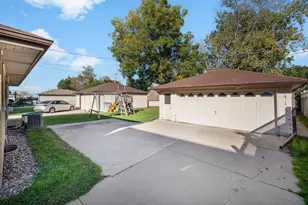 4758 S 22nd St, Milwaukee, WI 53221 - Photo 23