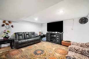 4758 S 22nd St, Milwaukee, WI 53221 - Photo 19