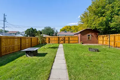2002 N 20th St, Sheboygan, WI 53081 - Photo 45