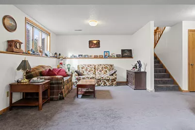 802  Laurel Pl, Holmen, WI 54636 - Photo 15