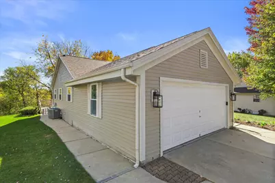 1007  Fieldridge Ct, Waukesha, WI 53188 - Photo 33