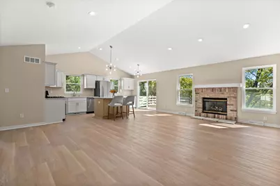 1007  Fieldridge Ct, Waukesha, WI 53188 - Photo 9