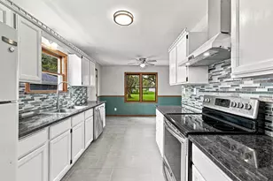 W190S7635 Circle Dr, Muskego, WI 53150 - Photo 13