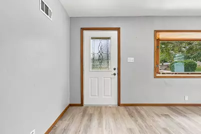 W190S7635  Circle Dr, Muskego, WI 53150 - Photo 9